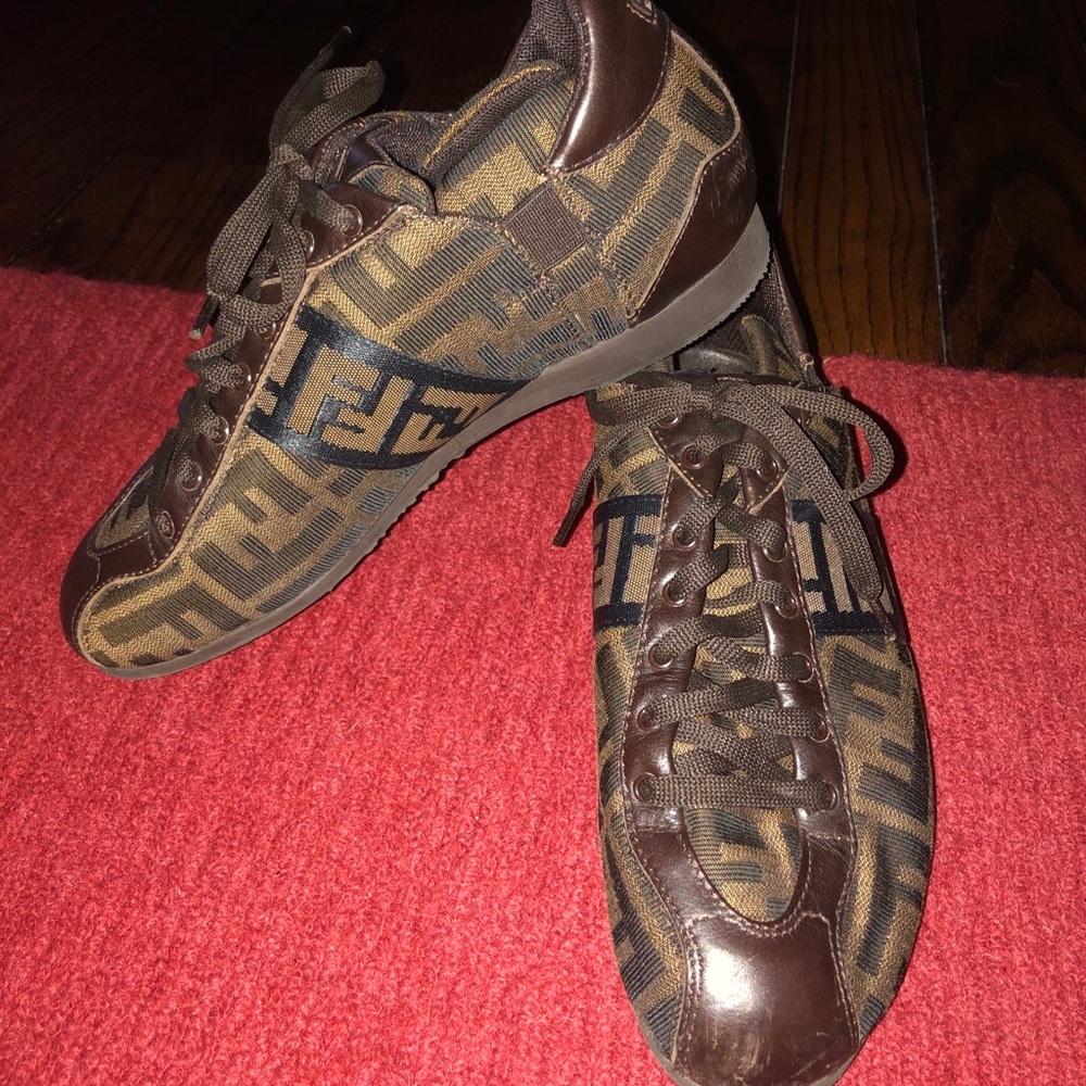 Fendi Zucca sneakers 7.5